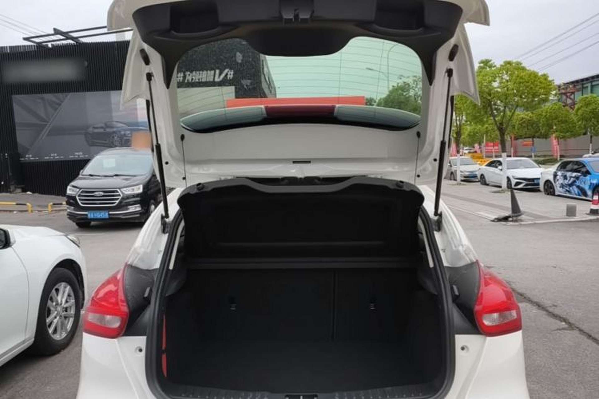 Used Ford Focus 2015 Hatchback 1.6L Automatic Comfort Model Trunk