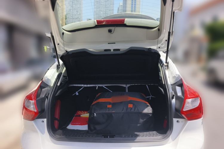 Used Ford Focus 2015 Hatchback 1.6L Manual Comfort Edition Trunk