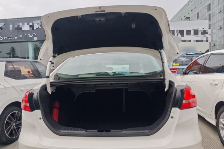Used Ford Focus 2015 Sedan 1.6L Manual Comfort Model Trunk