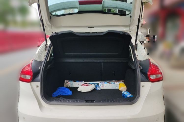 Used Ford Focus 2015 Hatchback EcoBoost 180 Automatic Sport Model Trunk