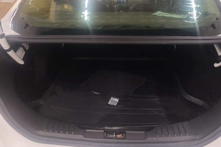 Used Ford Focus 2015 Sedan 1.6L Automatic Trend Model Trunk