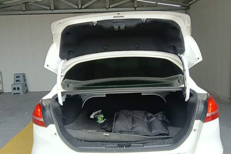Used Ford Focus 2015 Sedan 1.6L Automatic Comfort Model Trunk