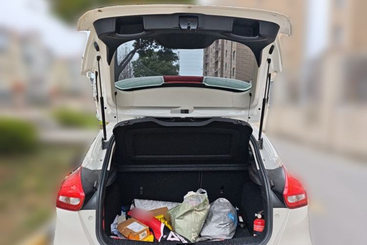 Used Ford Focus 2015 Hatchback 1.6L Automatic Fashion Edition Trunk