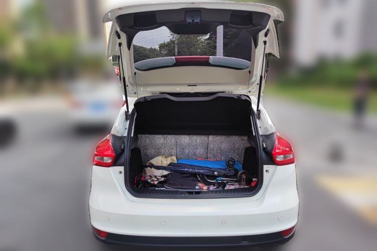 Used Ford Focus 2015 Hatchback 1.6L Automatic Comfort Model Trunk