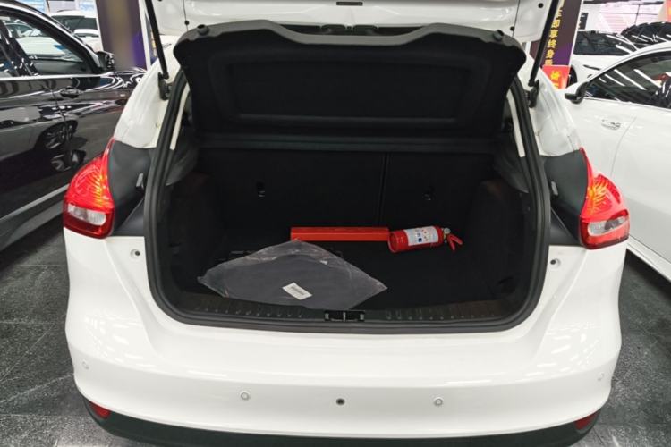 Used Ford Focus 2015 Hatchback 1.6L Automatic Comfort Model Trunk