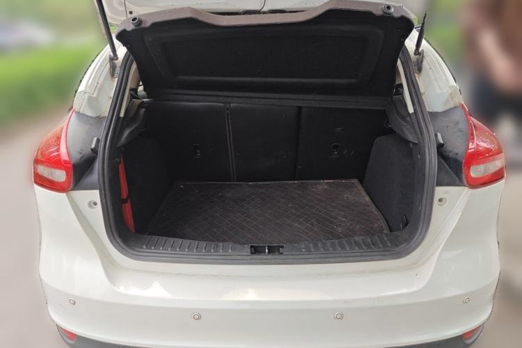 Used Ford Focus 2015 Hatchback 1.6L Automatic Comfort Model Trunk