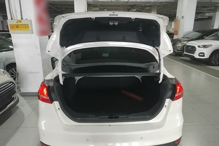 Used Ford Focus 2015 Sedan EcoBoost 180 Automatic Elite Model Trunk