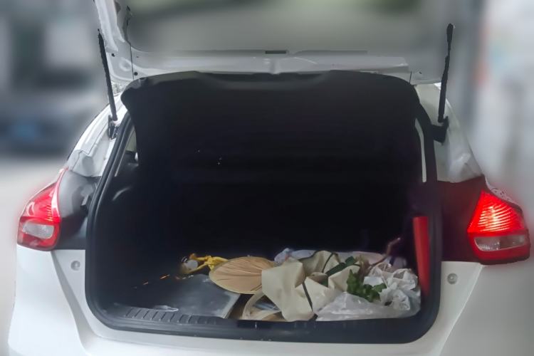 Used Ford Focus 2015 Hatchback 1.6L Manual Fashion Edition Trunk