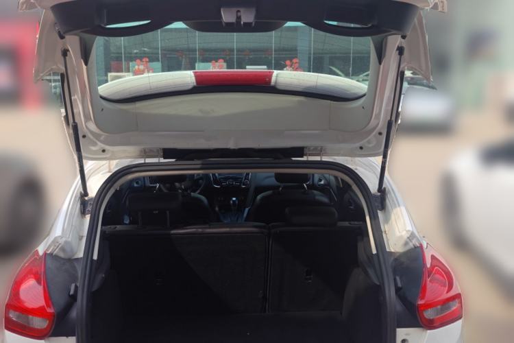 Used Ford Focus 2015 Hatchback 1.6L Automatic Fashion Edition Trunk