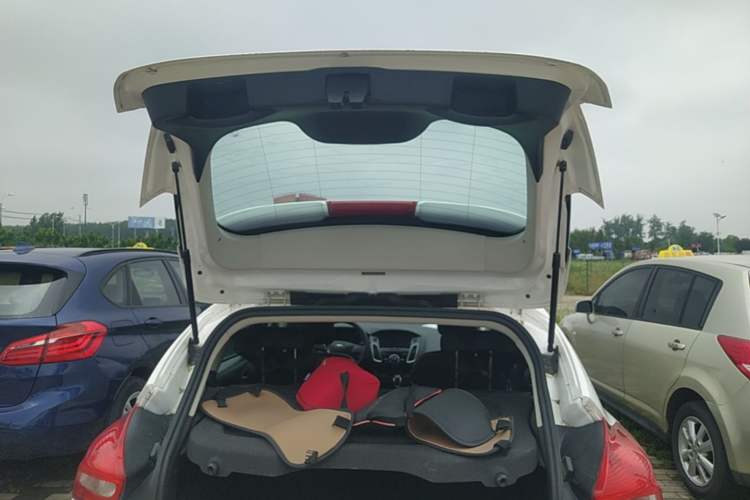 Used Ford Focus 2015 Hatchback 1.6L Automatic Comfort Model Trunk