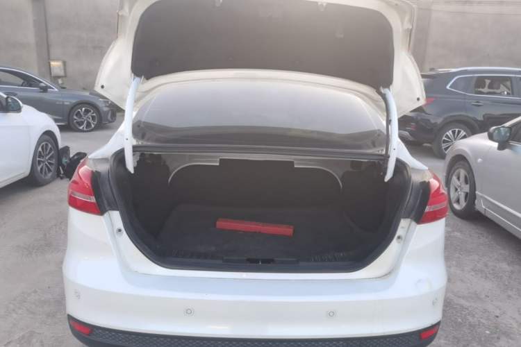 Used Ford Focus 2015 Sedan 1.6L Automatic Trend Model Trunk