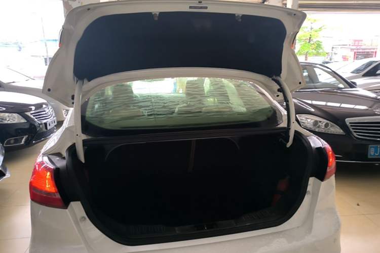 Used Ford Focus 2015 Sedan 1.6L Automatic Comfort Model Trunk