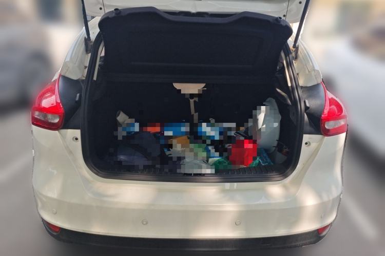 Used Ford Focus 2015 Hatchback 1.6L Manual Comfort Edition Trunk