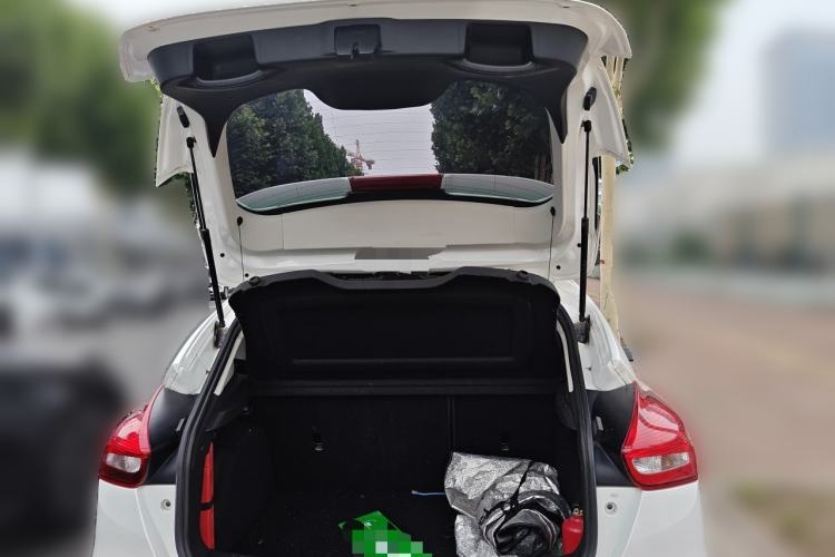 Used Ford Focus 2015 Hatchback 1.6L Automatic Fashion Edition Trunk