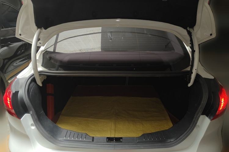 Used Ford Focus 2015 Sedan 1.6L Automatic Comfort Model Trunk