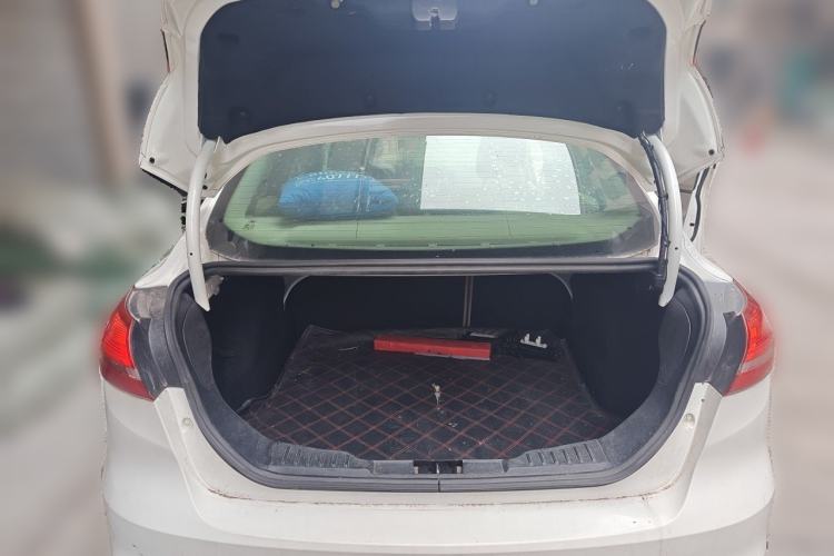 Used Ford Focus 2015 Sedan 1.6L Automatic Comfort Model Trunk