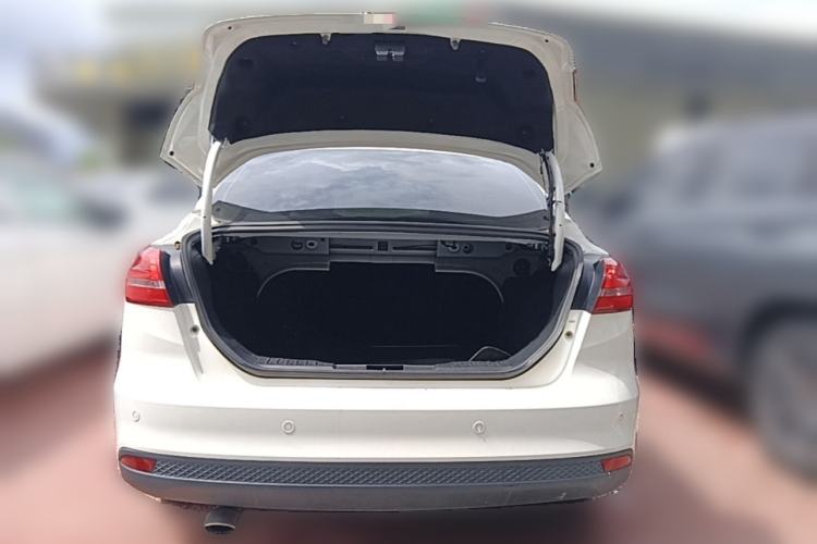 Used Ford Focus 2015 Sedan EcoBoost 125 Automatic Supreme Style Edition Trunk