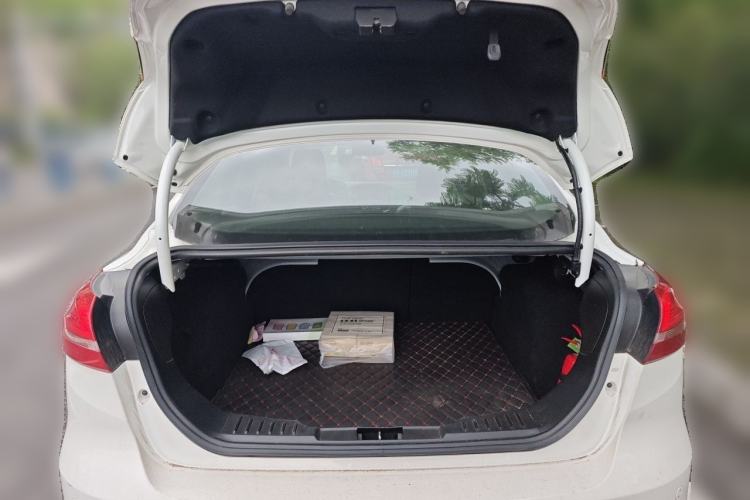 Used Ford Focus 2015 Sedan EcoBoost 125 Automatic Supreme Style Edition Trunk
