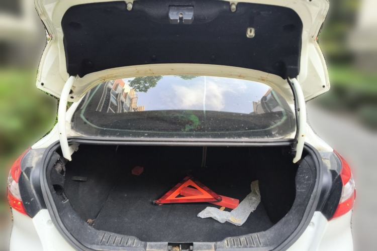 Used Ford Focus 2015 Sedan 1.6L Manual Comfort Model Trunk