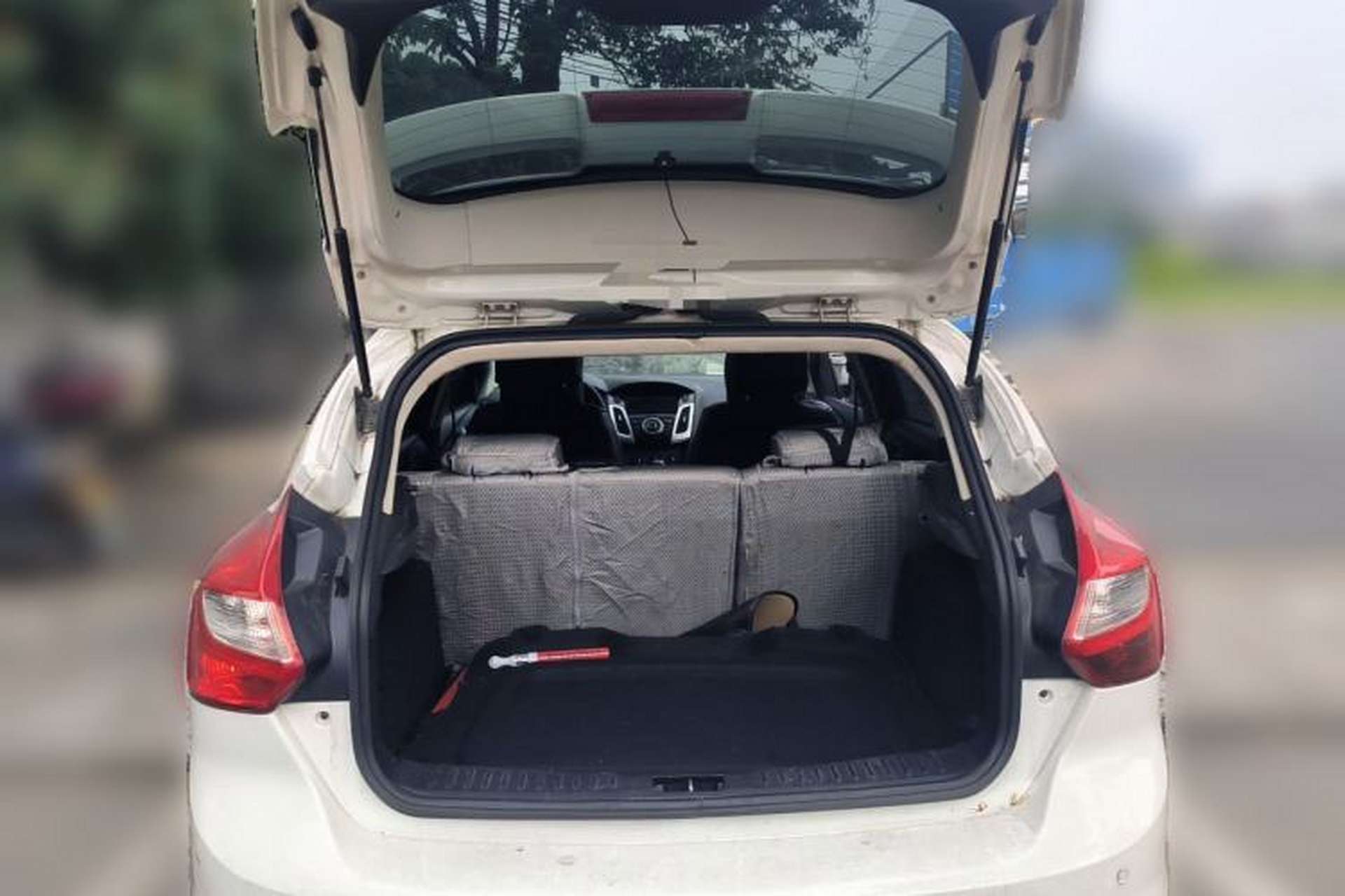 Used Ford Focus 2015 Sedan 1.6L Manual Comfort Model Trunk