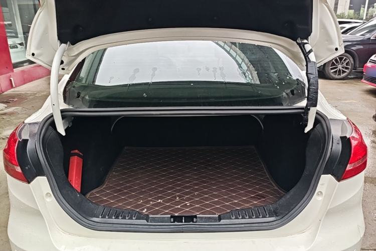 Used Ford Focus 2015 Sedan 1.6L Automatic Trend Model Trunk