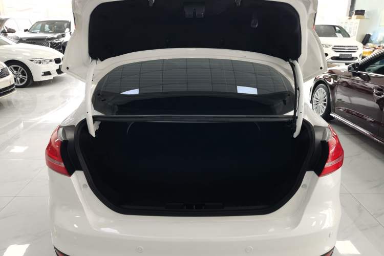 Used Ford Focus 2015 Sedan 1.6L Automatic Trend Model Trunk