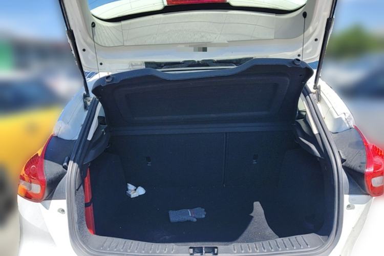 Used Ford Focus 2015 Hatchback EcoBoost 125 Automatic Supreme Style Edition Trunk