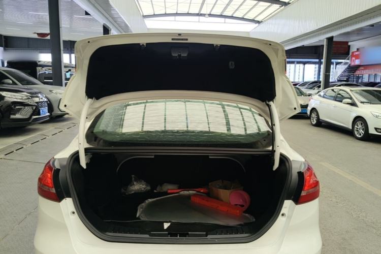Used Ford Focus 2015 Sedan EcoBoost 180 Automatic Elite Model Trunk