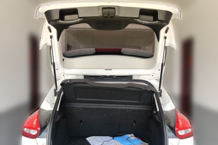 Used Ford Focus 2015 Hatchback 1.6L Automatic Fashion Edition Trunk