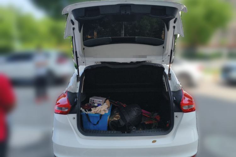 Used Ford Focus 2015 Hatchback 1.6L Manual Comfort Edition Trunk