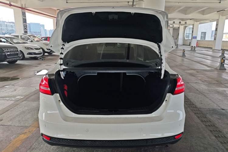 Used Ford Focus 2015 Sedan 1.6L Automatic Trend Model Trunk