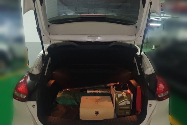 Used Ford Focus 2015 Hatchback EcoBoost 125 Manual – Ultra-Style Edition Trunk
