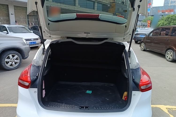 Used Ford Focus 2015 Hatchback 1.6L Automatic Comfort Model Trunk
