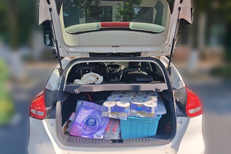 Used Ford Focus 2015 Hatchback 1.6L Automatic Fashion Edition Trunk