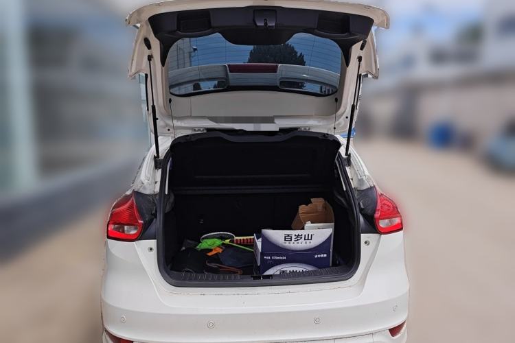 Used Ford Focus 2015 Hatchback EcoBoost 180 Automatic Sport Model Trunk