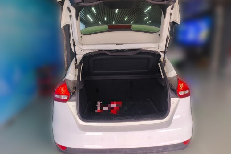Used Ford Focus 2015 Hatchback 1.6L Automatic Comfort Model Trunk