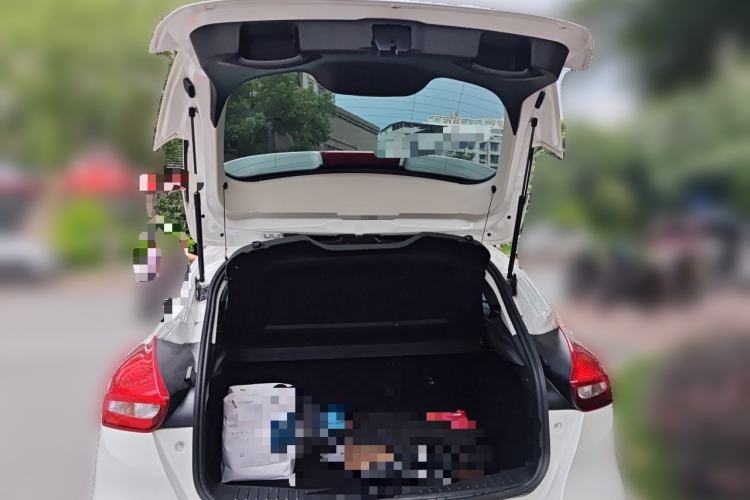 Used Ford Focus 2015 Hatchback 1.6L Automatic Fashion Edition Trunk