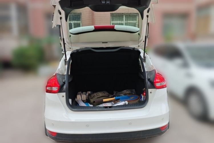 Used Ford Focus 2015 Hatchback 1.6L Manual Fashion Edition Trunk