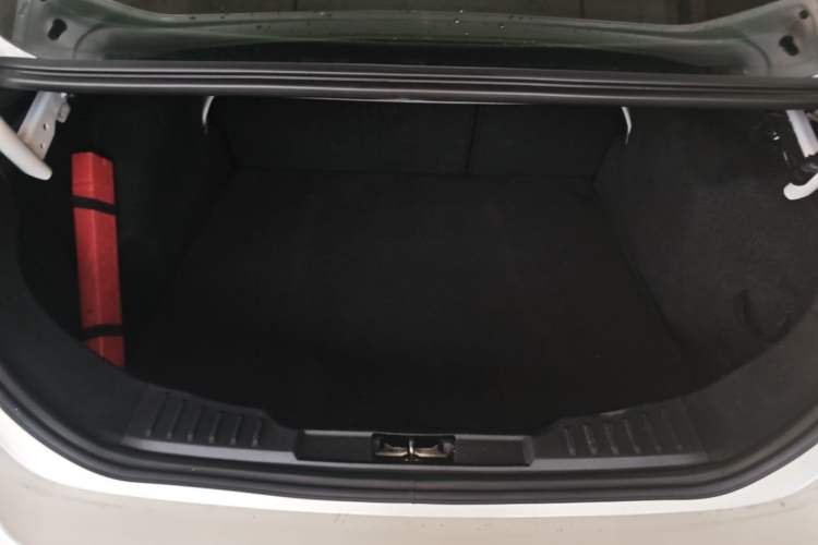 Used Ford Focus 2015 Sedan EcoBoost 180 Automatic Elite Model Trunk