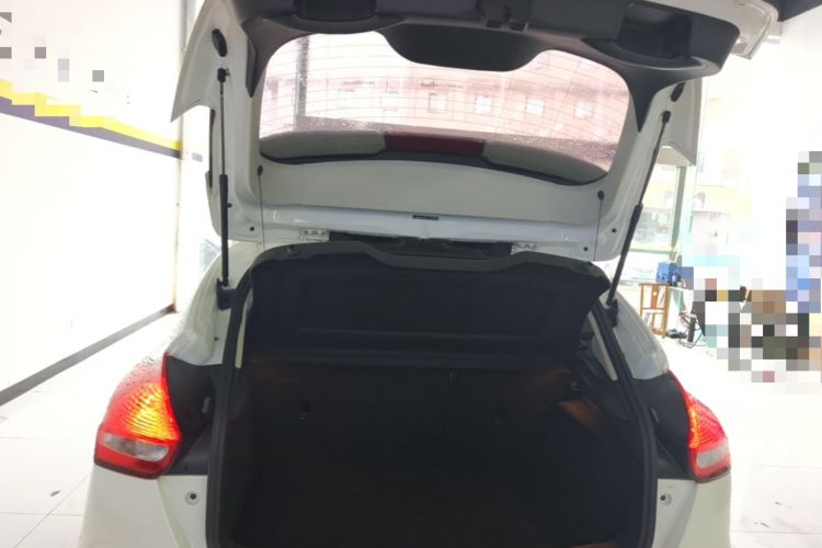 Used Ford Focus 2015 Hatchback 1.6L Automatic Comfort Model Trunk