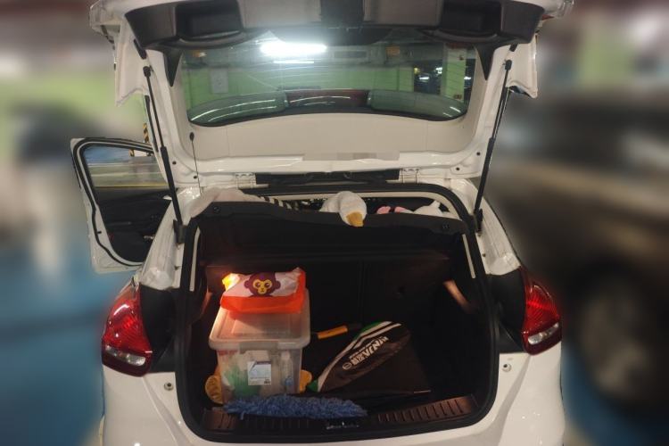 Used Ford Focus 2015 Hatchback 1.6L Automatic Fashion Edition Trunk