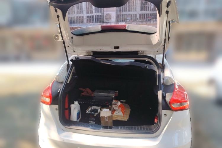 Used Ford Focus 2015 Hatchback 1.6L Automatic Fashion Edition Trunk