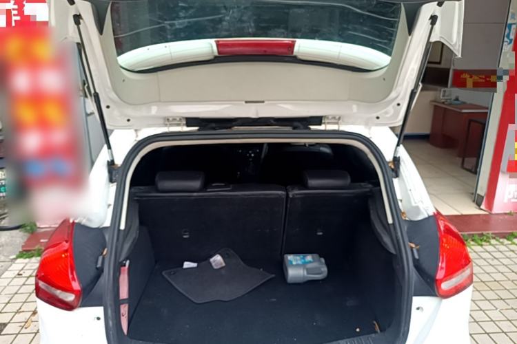Used Ford Focus 2015 Hatchback 1.6L Automatic Fashion Edition Trunk