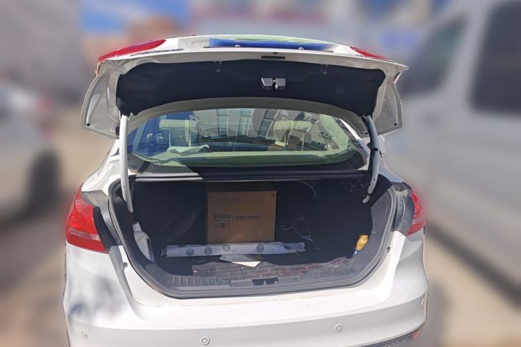 Used Ford Focus 2015 Sedan EcoBoost 125 Automatic Supreme Style Edition Trunk