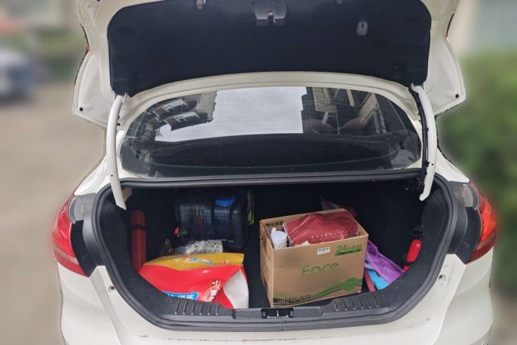 Used Ford Focus 2015 Sedan 1.6L Manual Fashion Edition Trunk