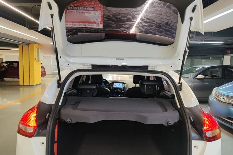 Used Ford Focus 2015 Hatchback 1.6L Automatic Fashion Edition Trunk
