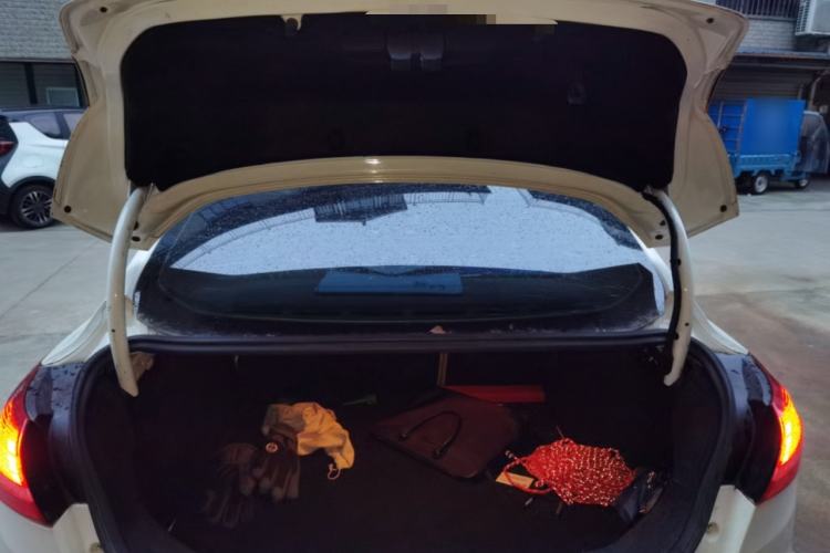 Used Ford Focus 2015 Sedan 1.6L Manual Comfort Model Trunk