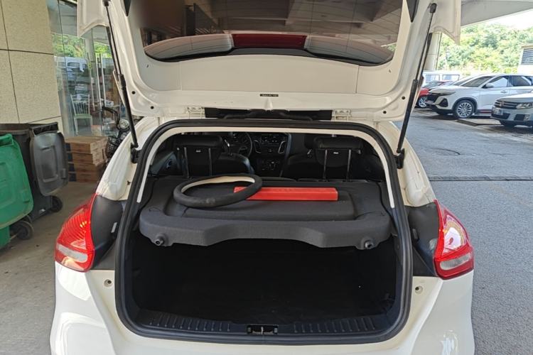 Used Ford Focus 2015 Hatchback EcoBoost 180 Automatic Elite Model Trunk