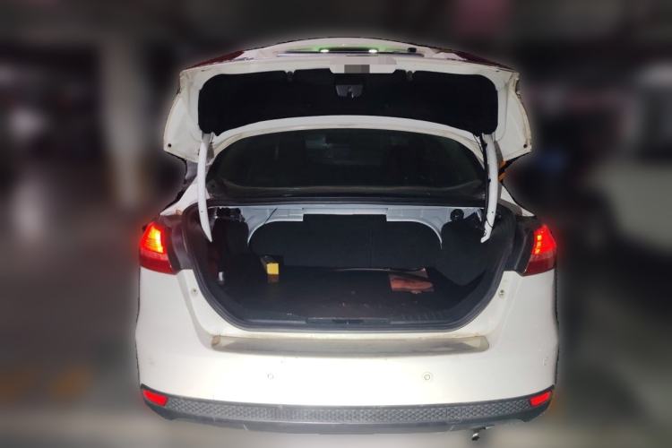 Used Ford Focus 2015 Sedan EcoBoost 180 Automatic Elite Model Trunk