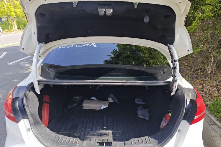 Used Ford Focus 2015 Sedan EcoBoost 125 Automatic Supreme Style Edition Trunk